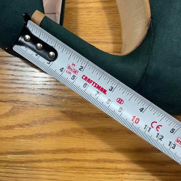 Beautiful high heels, green perfect for fall season! - Picture 8 of 8